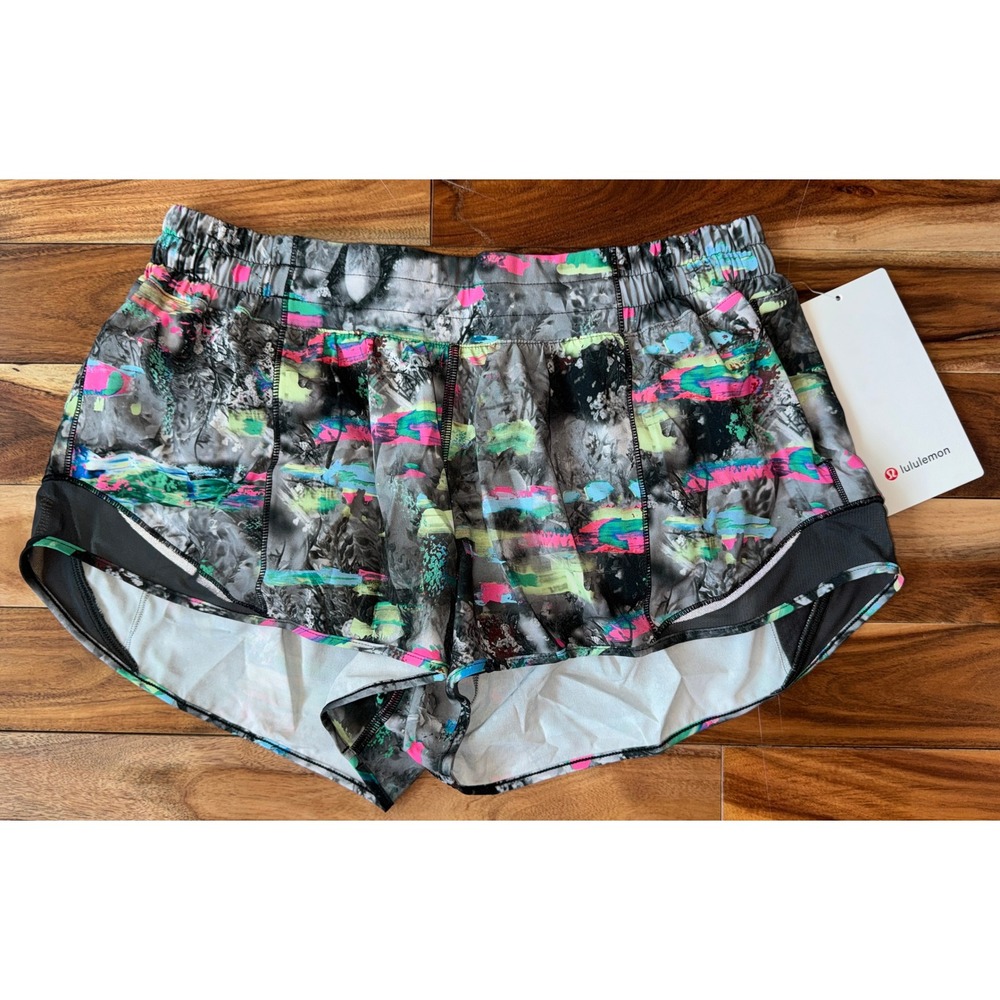 Lululemon NWT Hotty Hot LR Short 2.5 Lined Paint Drift Multi/Graphite Grey Sz10